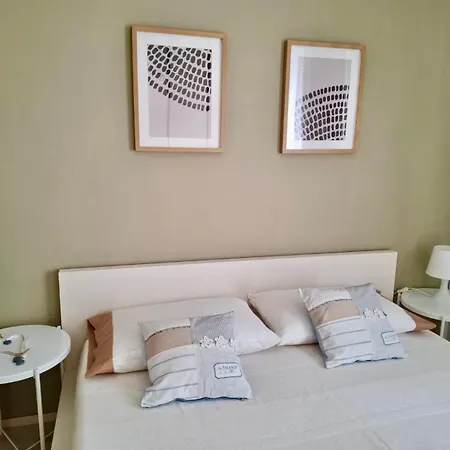 Near Hospital And 摩德纳