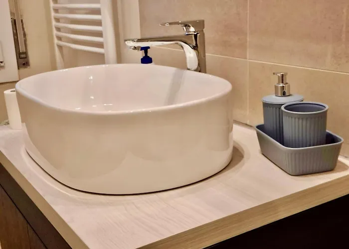 アパート Near Hospital And モデナ