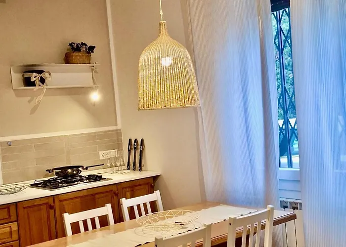 Near Hospital And Διαμέρισμα Μόντενα