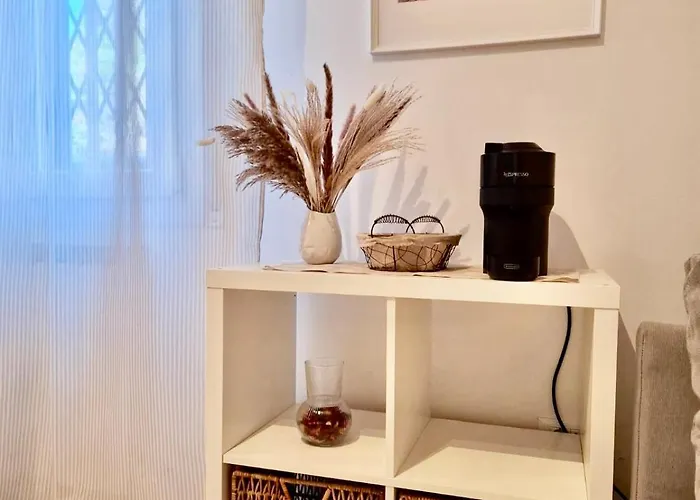 アパート Near Hospital And モデナ