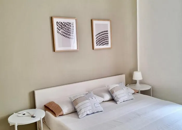 Near Hospital And * モデナ