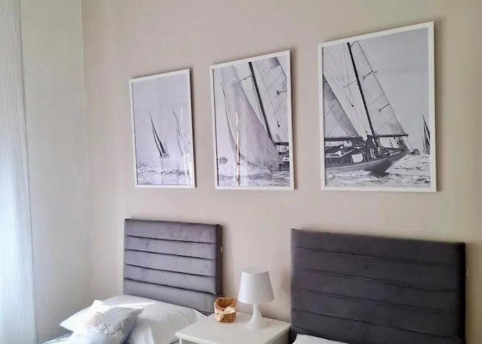 Near Hospital And Διαμέρισμα